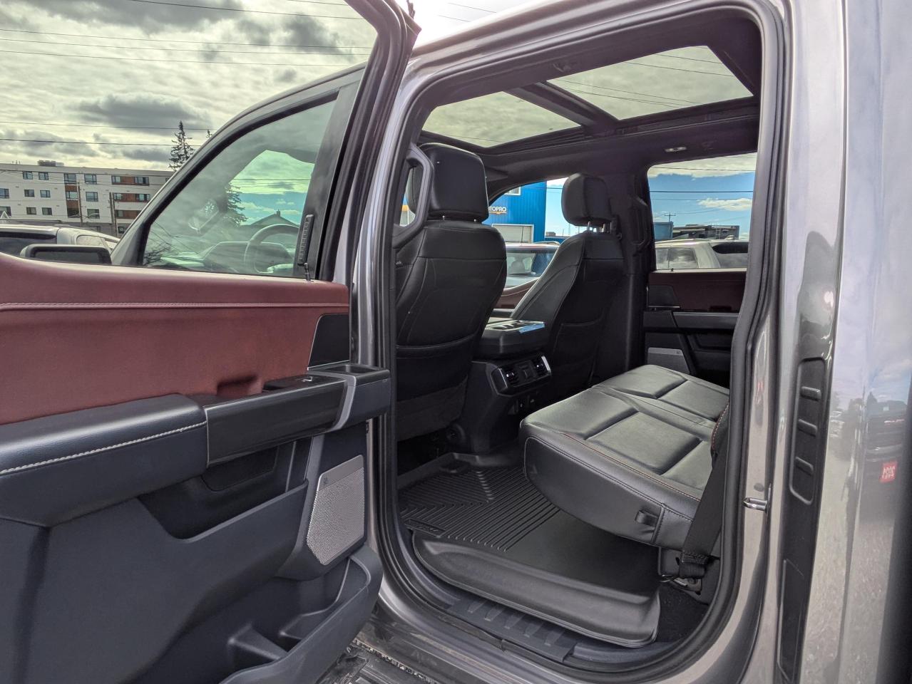 2022 Ford F-150 Lariat LARIAT SUPERCREW 5.5 Photo