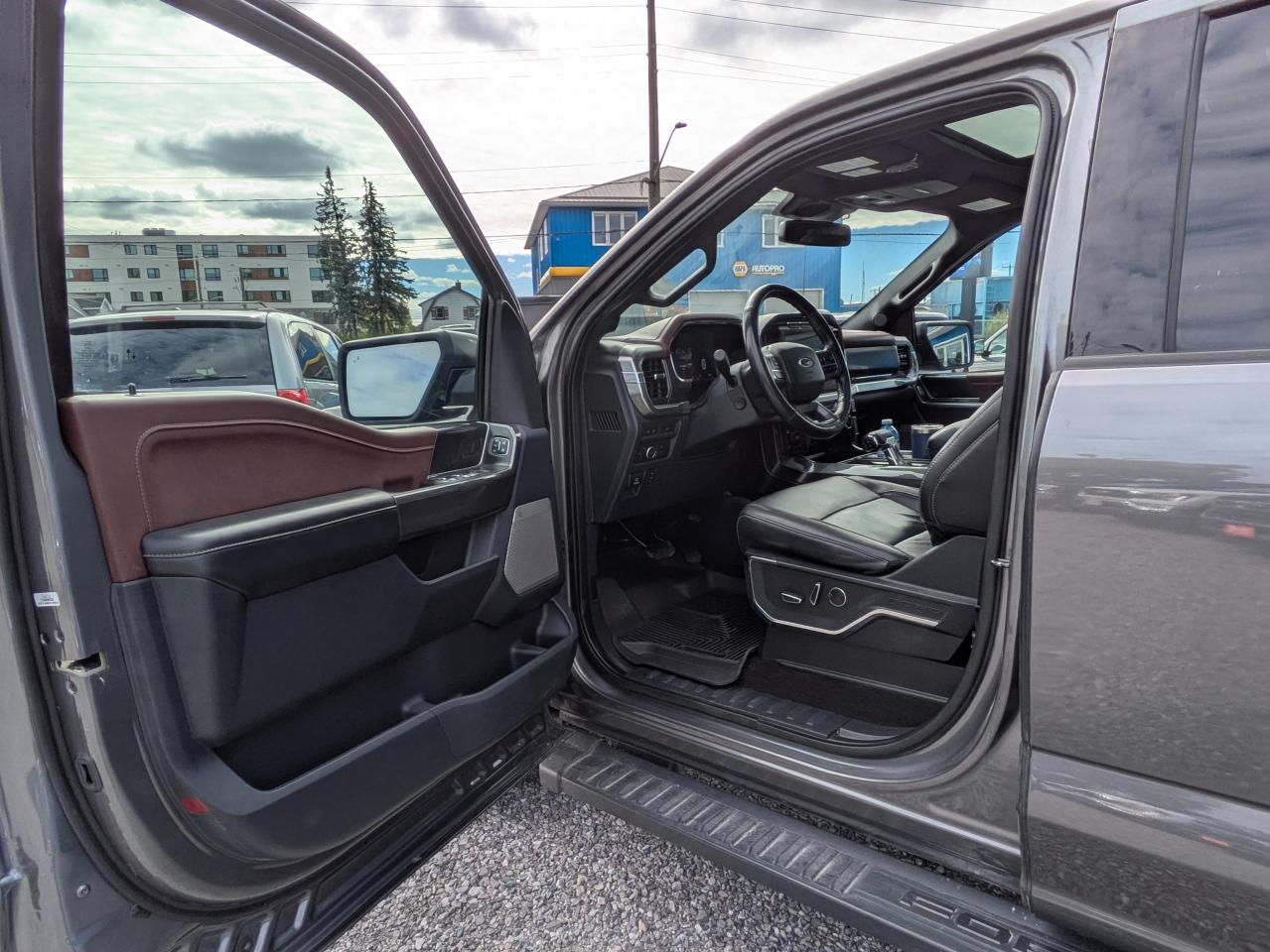 2022 Ford F-150 Lariat LARIAT SUPERCREW 5.5 Photo