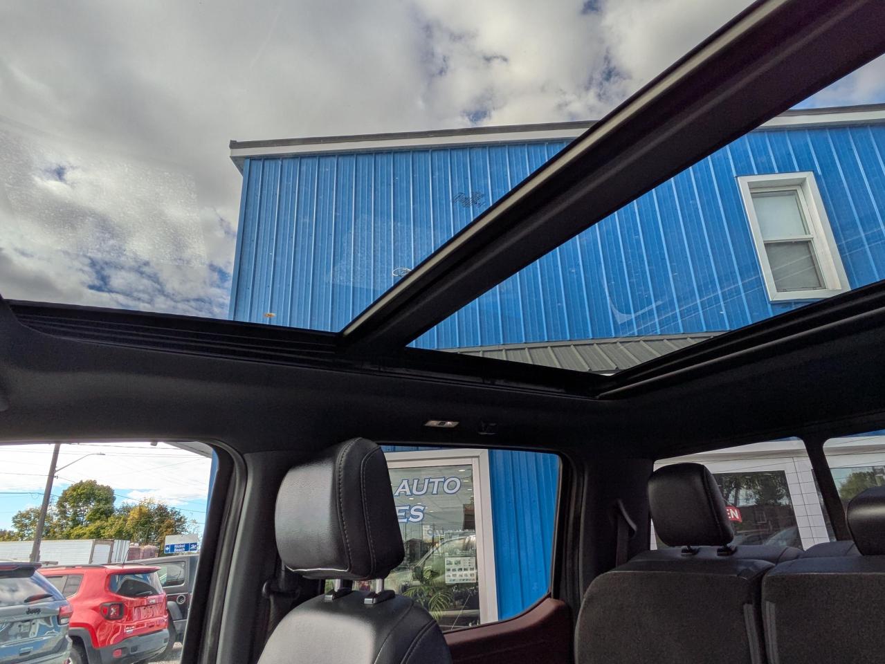 2022 Ford F-150 Lariat LARIAT SUPERCREW 5.5 Photo