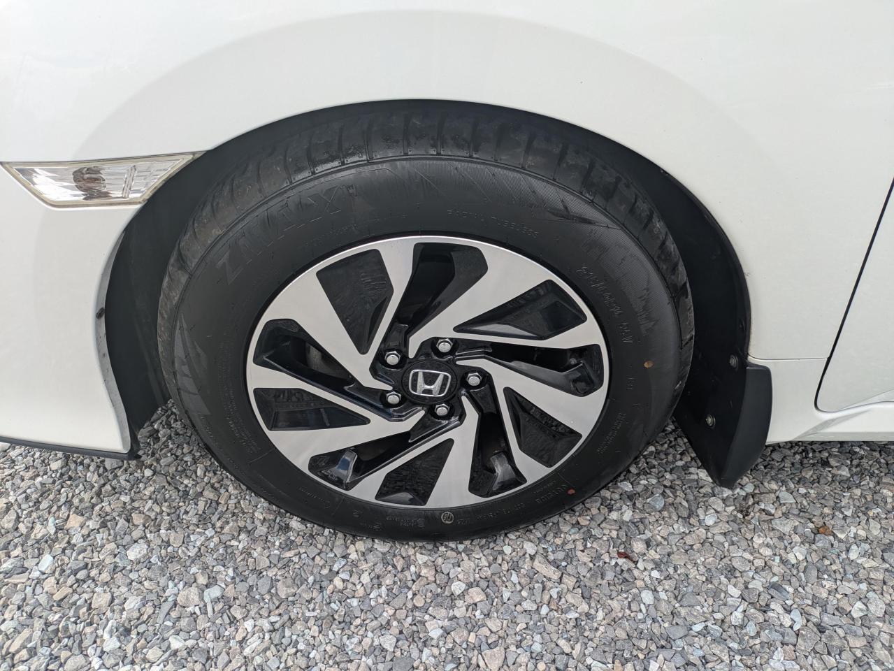 2017 Honda Civic 5dr CVT LX Photo