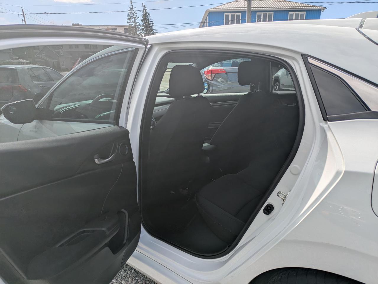 2017 Honda Civic 5dr CVT LX Photo