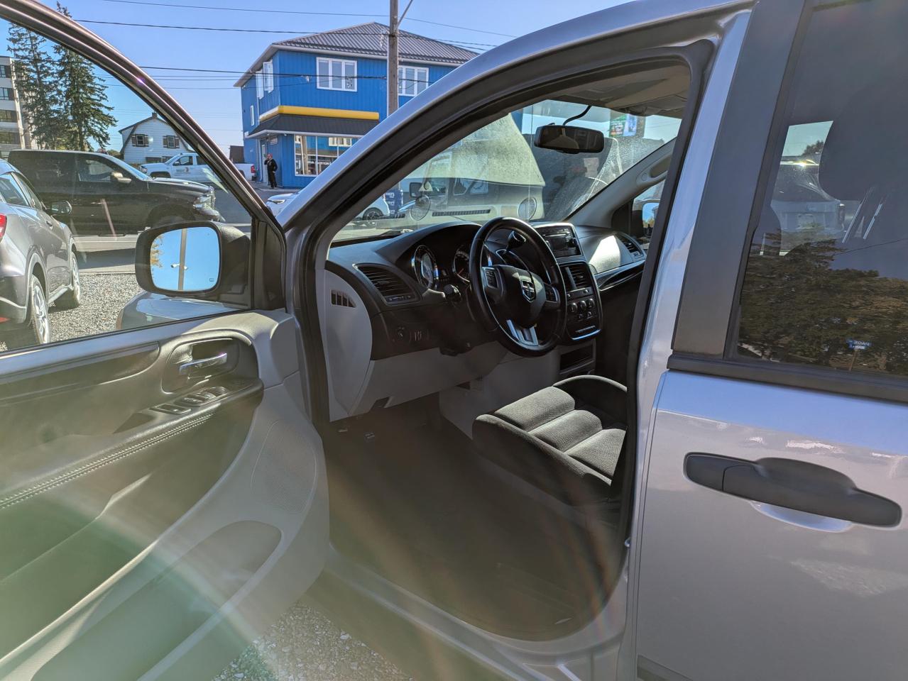 2014 Dodge Grand Caravan SE Photo