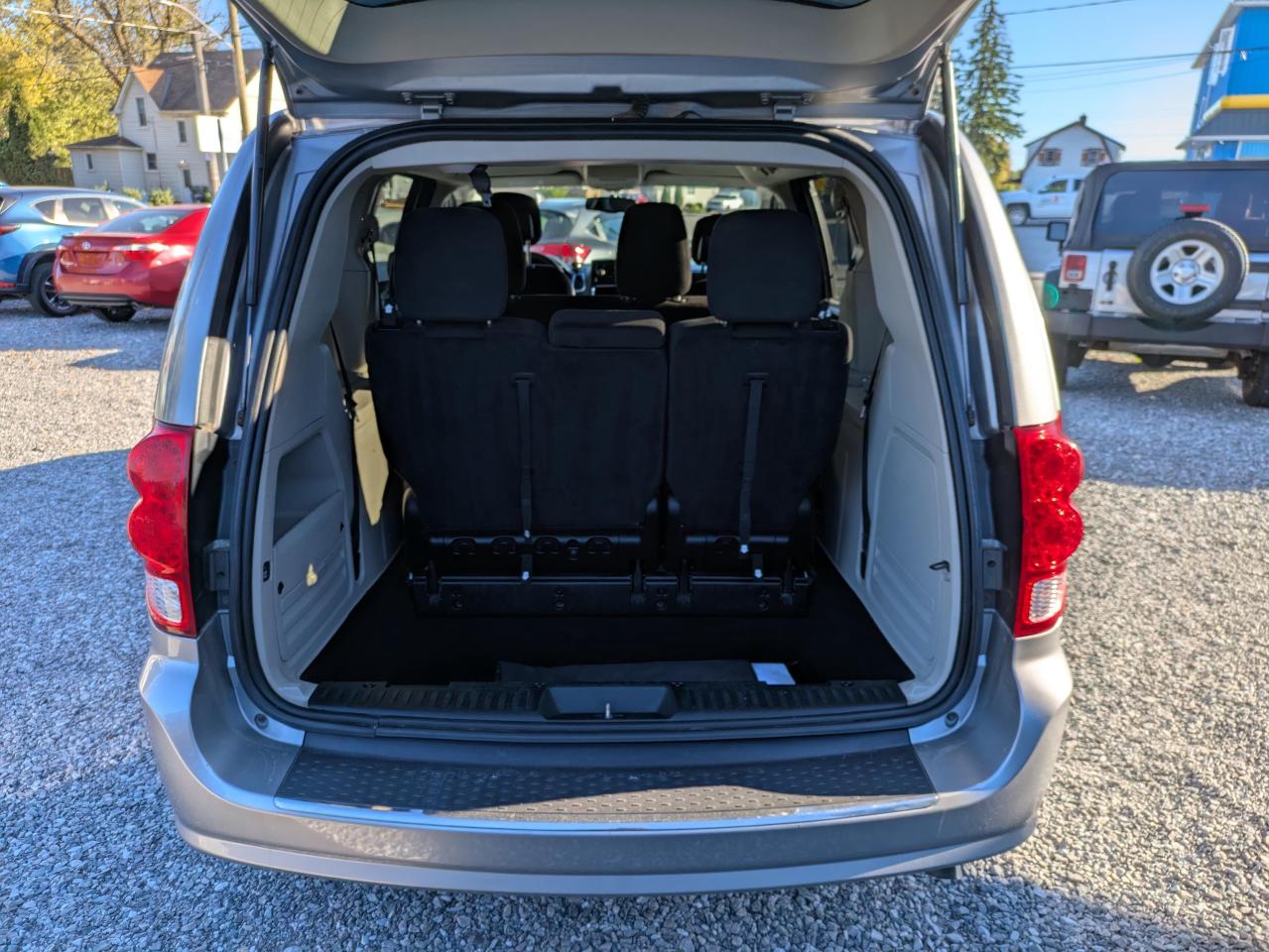 2014 Dodge Grand Caravan SE Photo