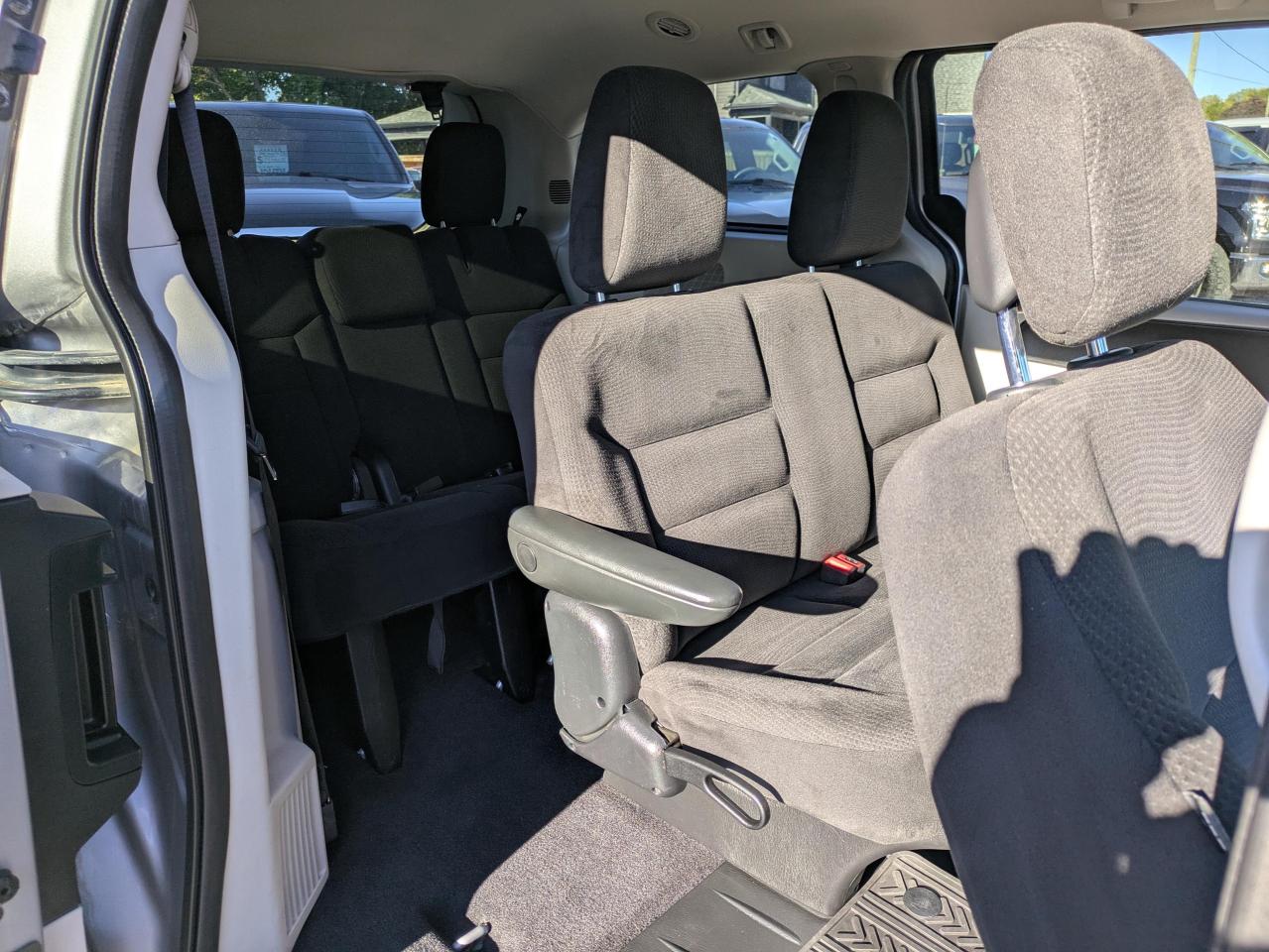 2014 Dodge Grand Caravan SE Photo