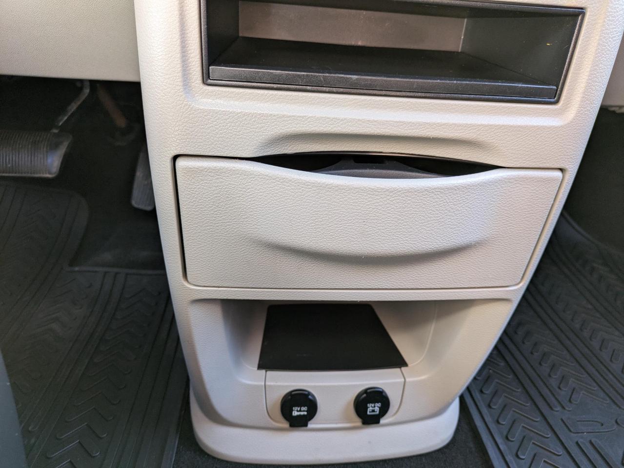 2014 Dodge Grand Caravan SE Photo