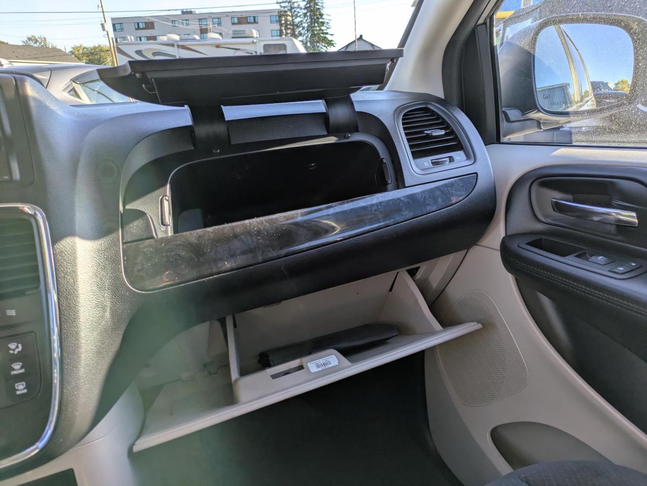 2014 Dodge Grand Caravan SE Photo