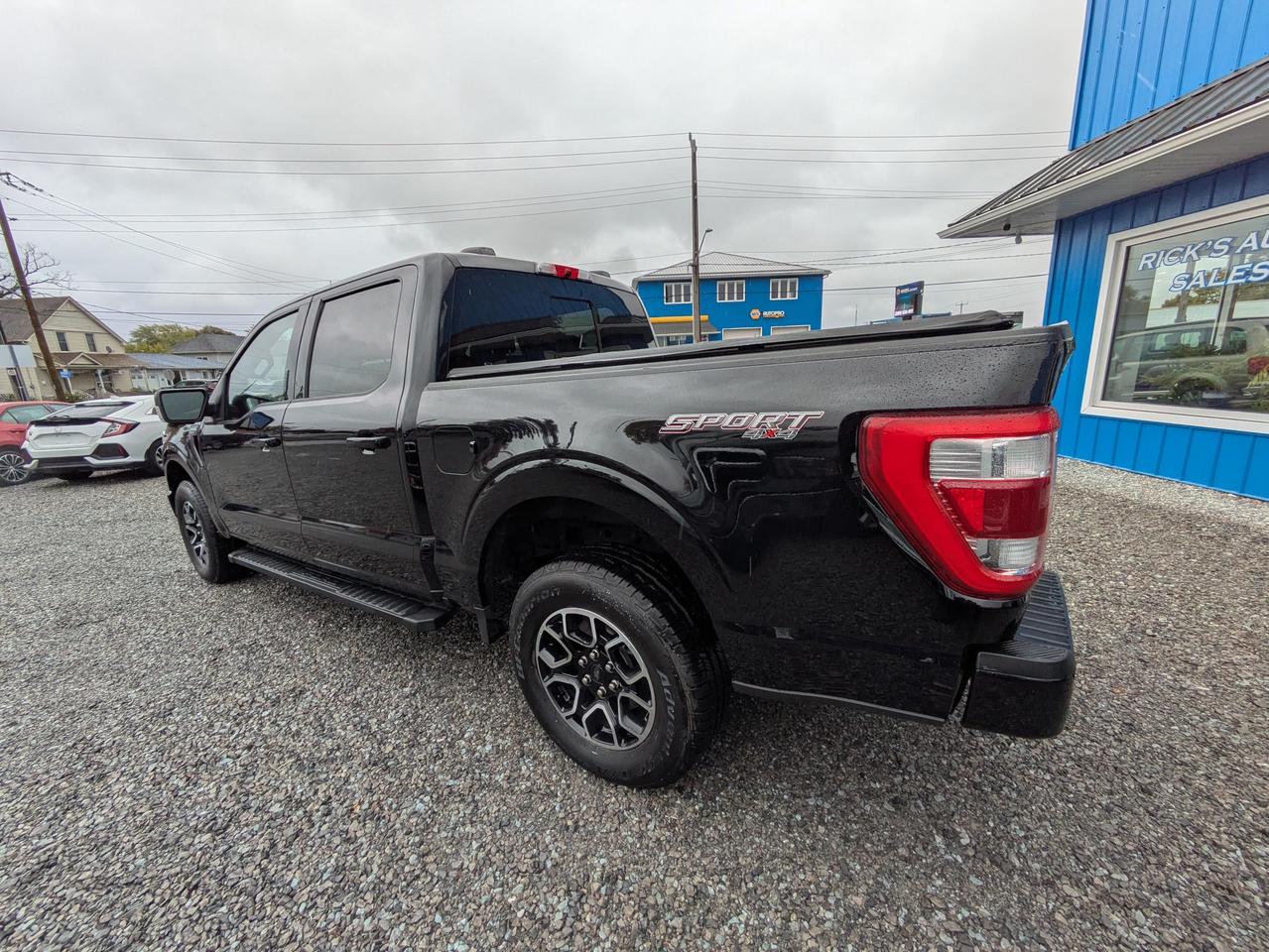 2021 Ford F-150 Lariat 4WD SuperCrew 5.5' Box Photo2