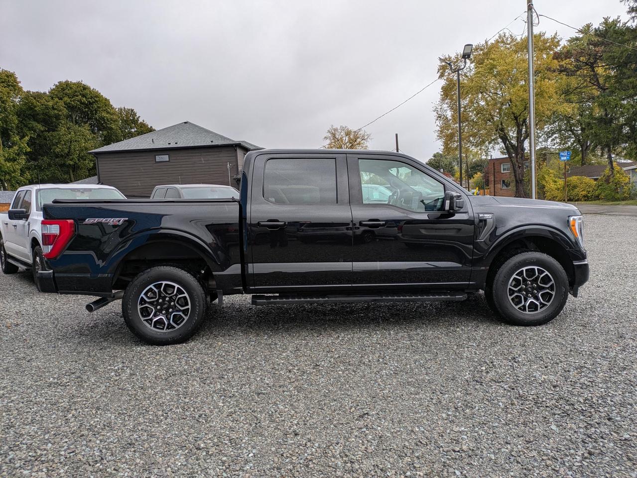 2021 Ford F-150 Lariat 4WD SuperCrew 5.5' Box Photo