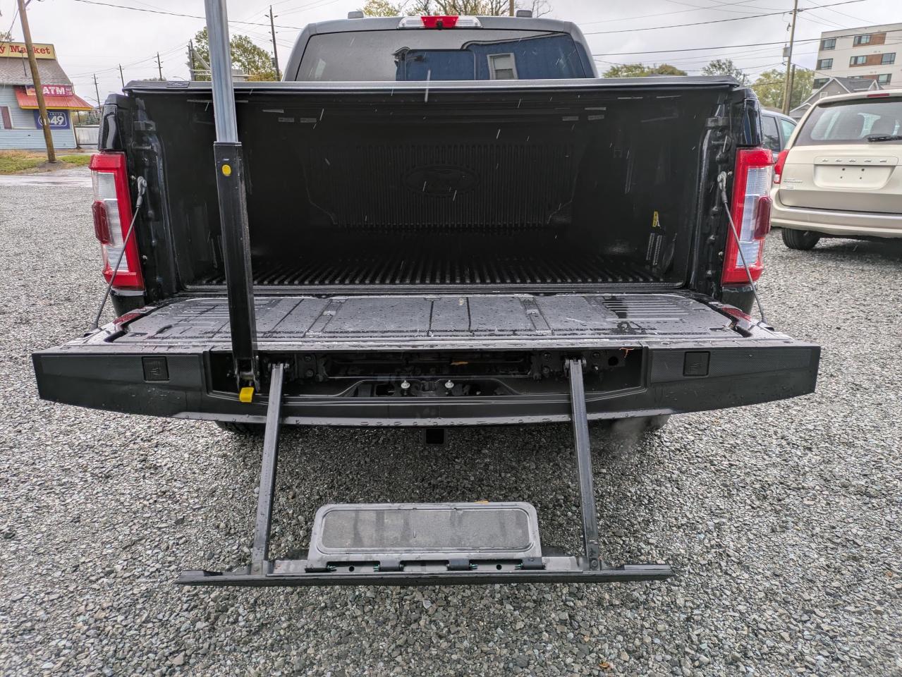 2021 Ford F-150 Lariat 4WD SuperCrew 5.5' Box Photo