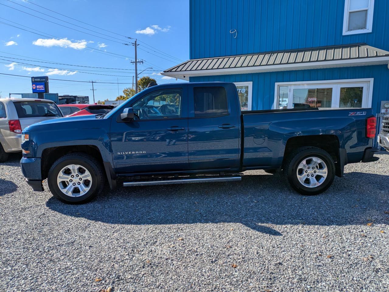 2017 Chevrolet Silverado 1500 LT DOUBLE CAB 4WD Photo