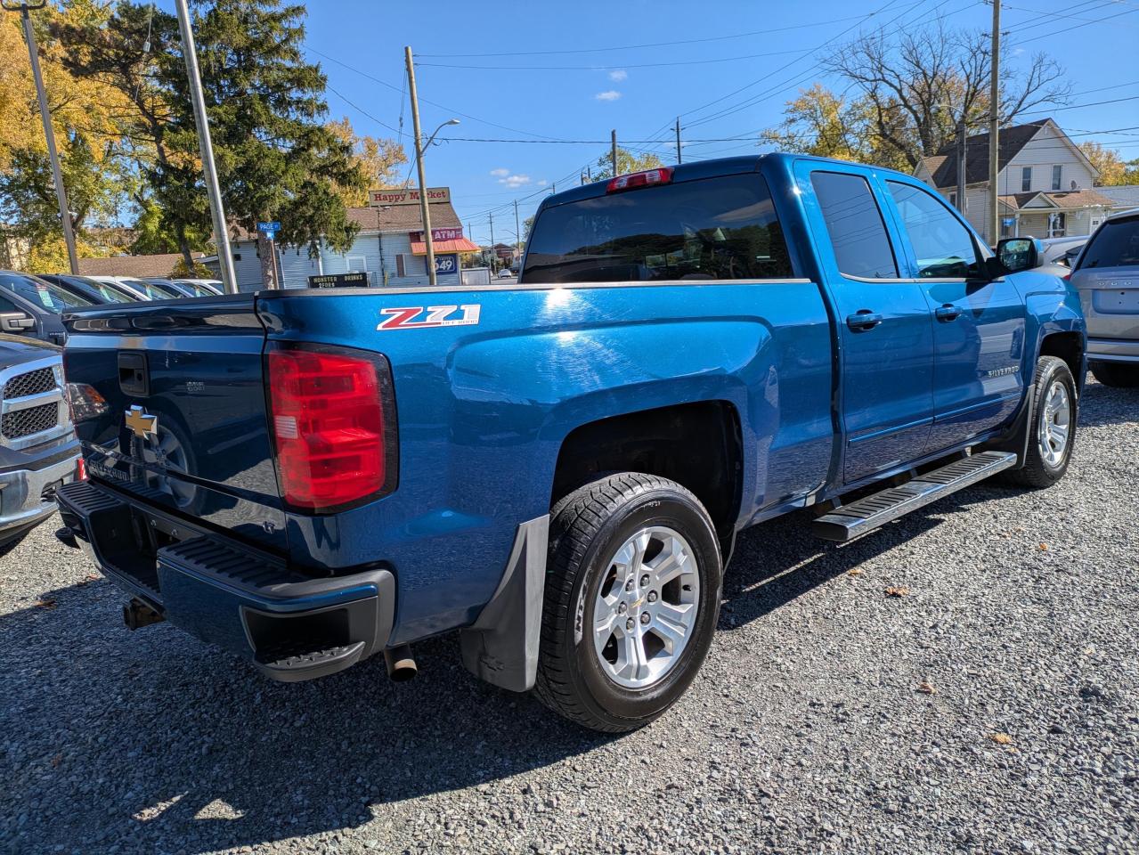 2017 Chevrolet Silverado 1500 LT DOUBLE CAB 4WD Photo4