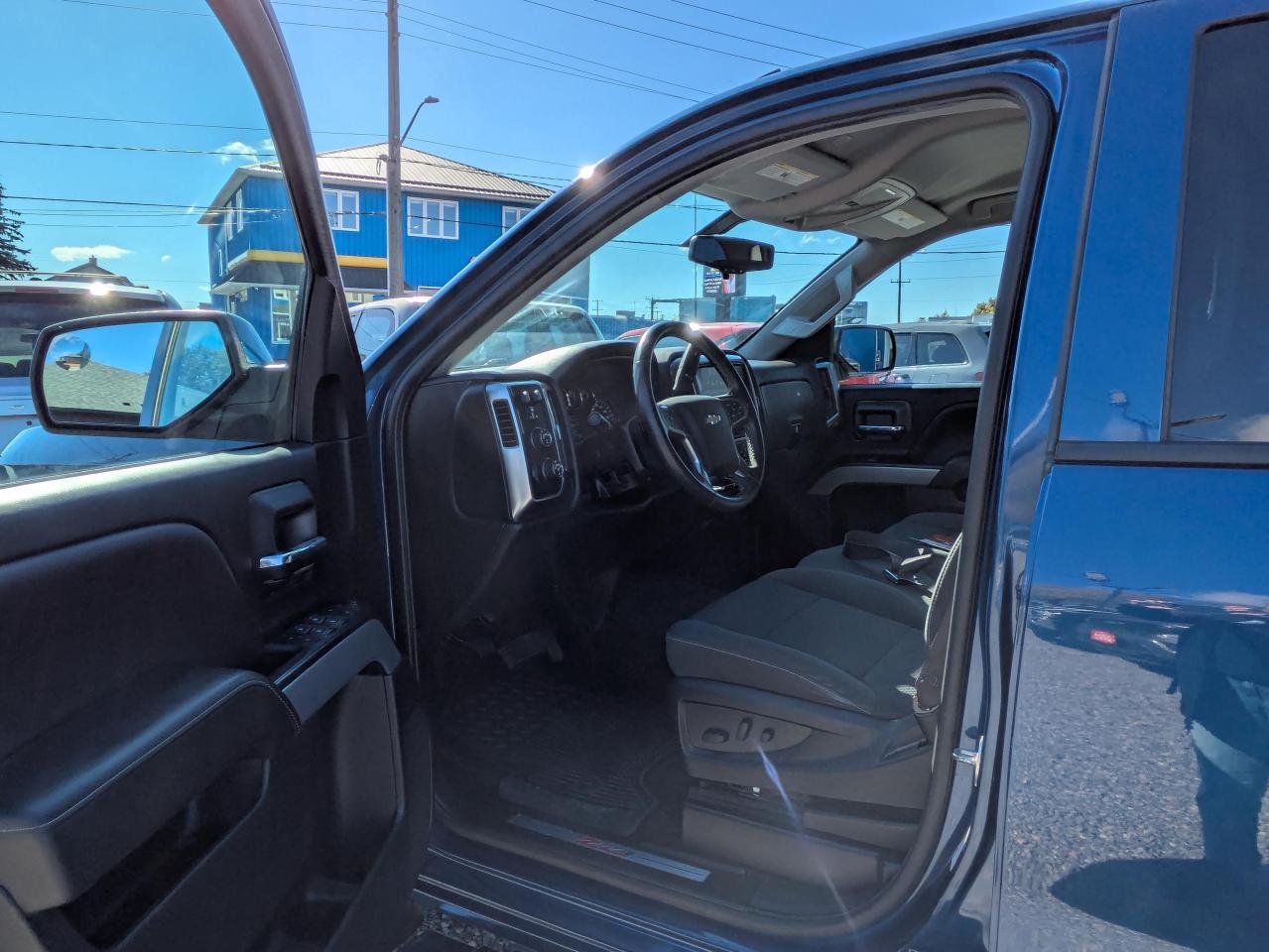 2017 Chevrolet Silverado 1500 4WD DOUBLE CAB 143.5" LT W/2LT Photo