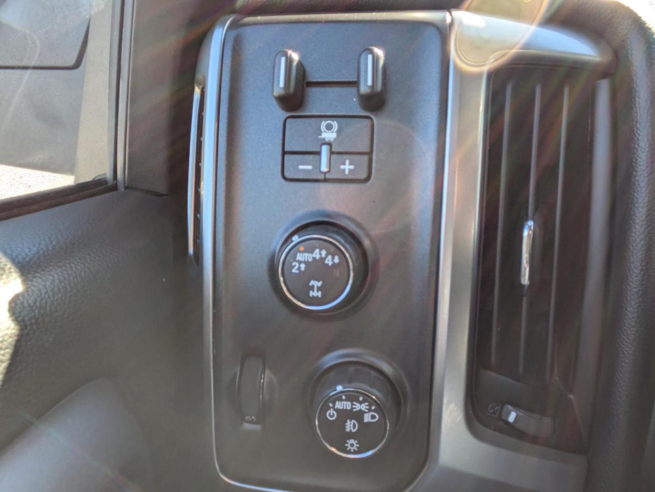 2017 Chevrolet Silverado 1500 LT DOUBLE CAB 4WD Photo