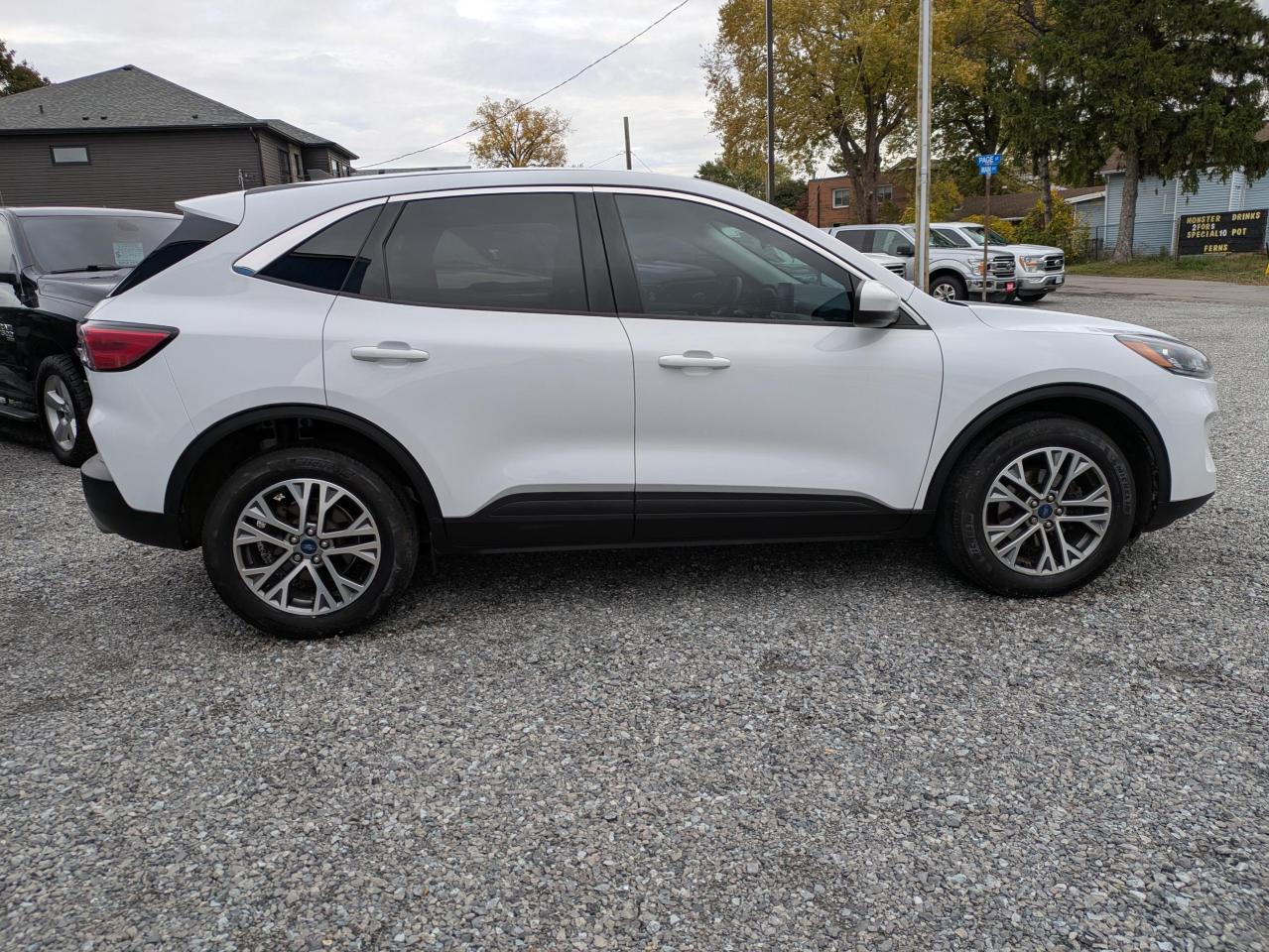 2022 Ford Escape SEL AWD Photo