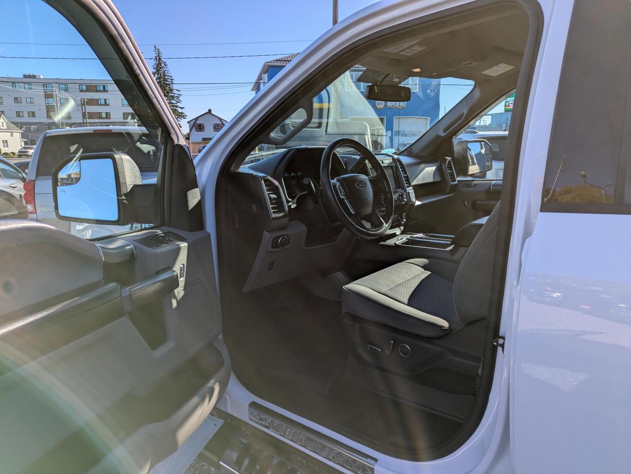 2017 Ford F-150 XLT XLT SUPERCREW 5.5-FT Photo