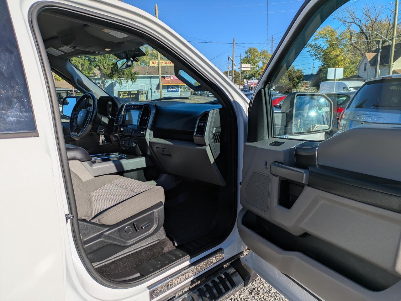 2017 Ford F-150 XLT XLT SUPERCREW 5.5-FT Photo