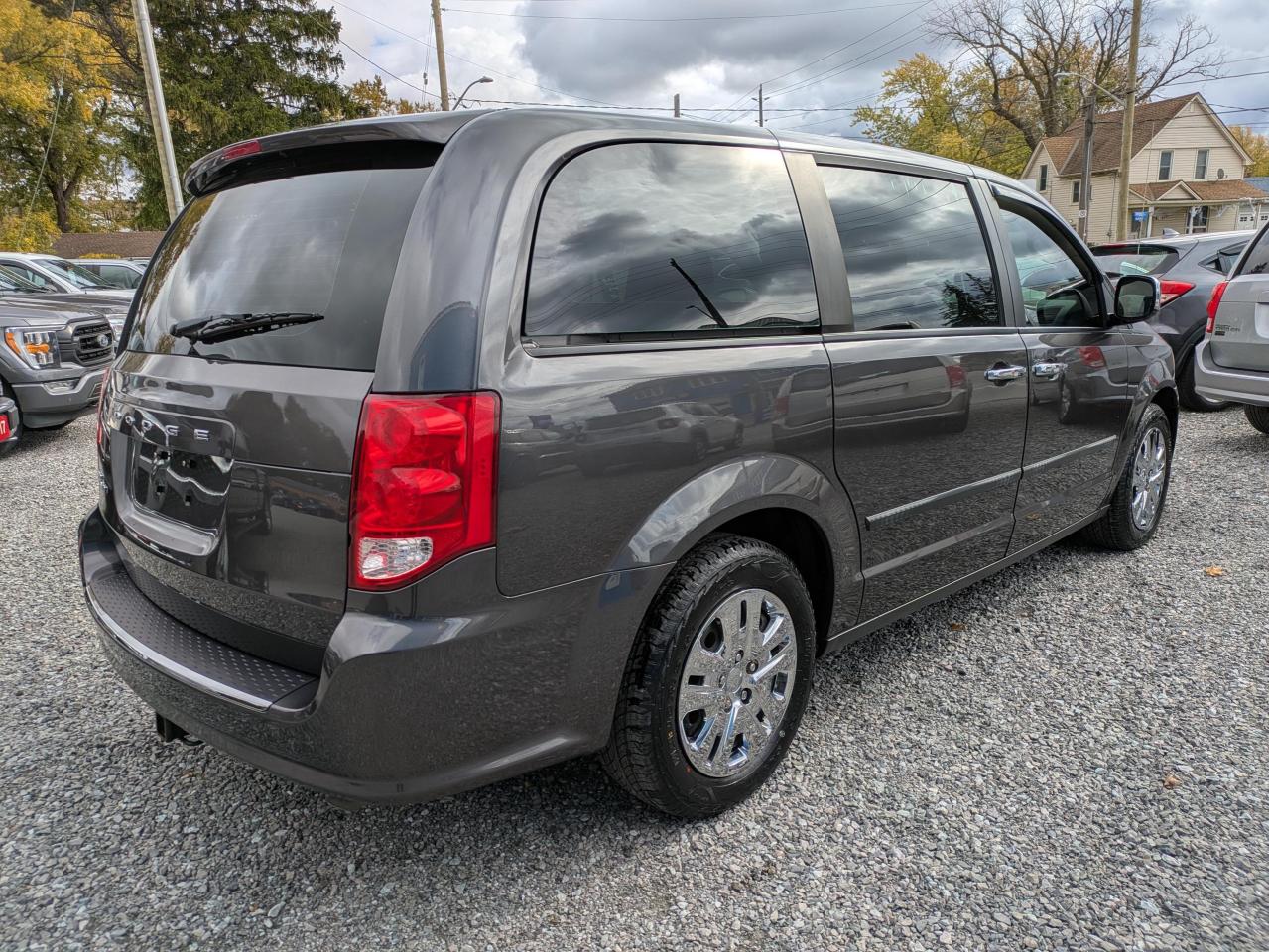 2017 Dodge Grand Caravan SE Photo