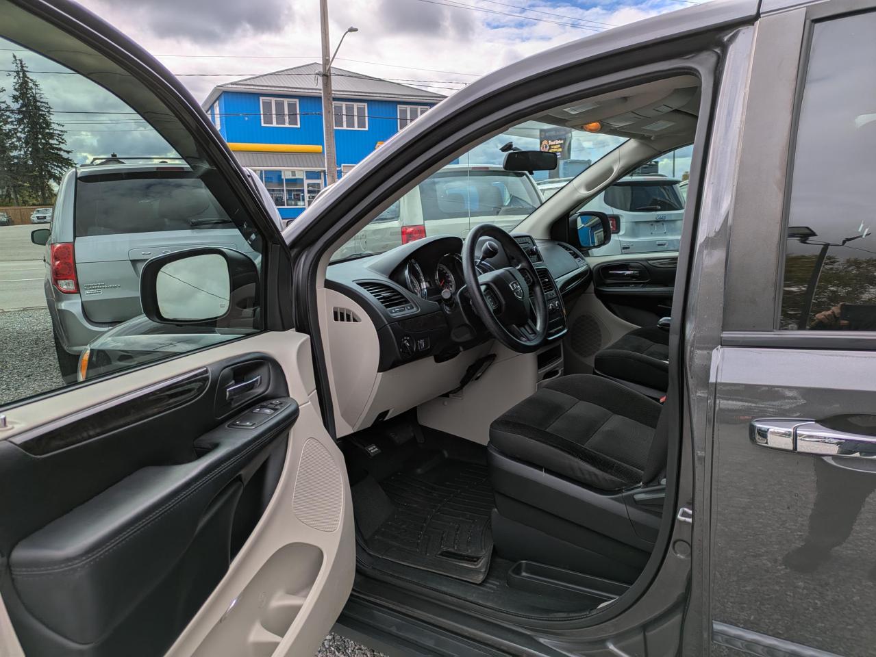 2017 Dodge Grand Caravan CANADA VALUE PACKAGE Photo