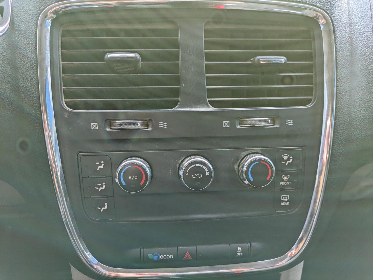 2017 Dodge Grand Caravan SE Photo