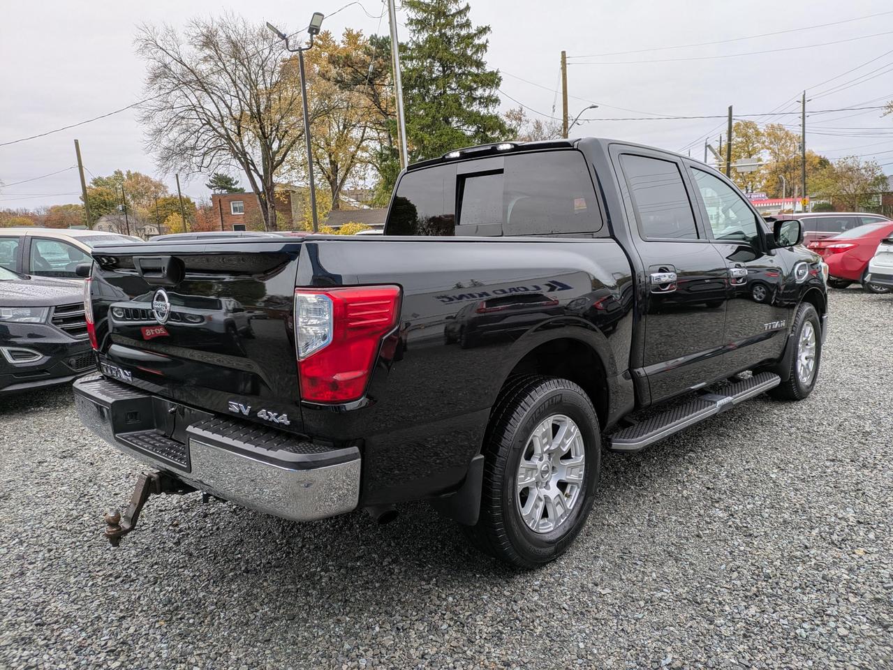 2017 Nissan Titan SV Photo4