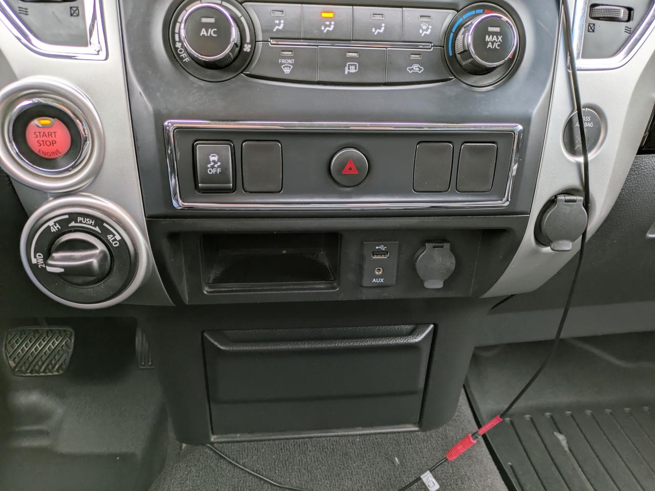 2017 Nissan Titan SV Photo