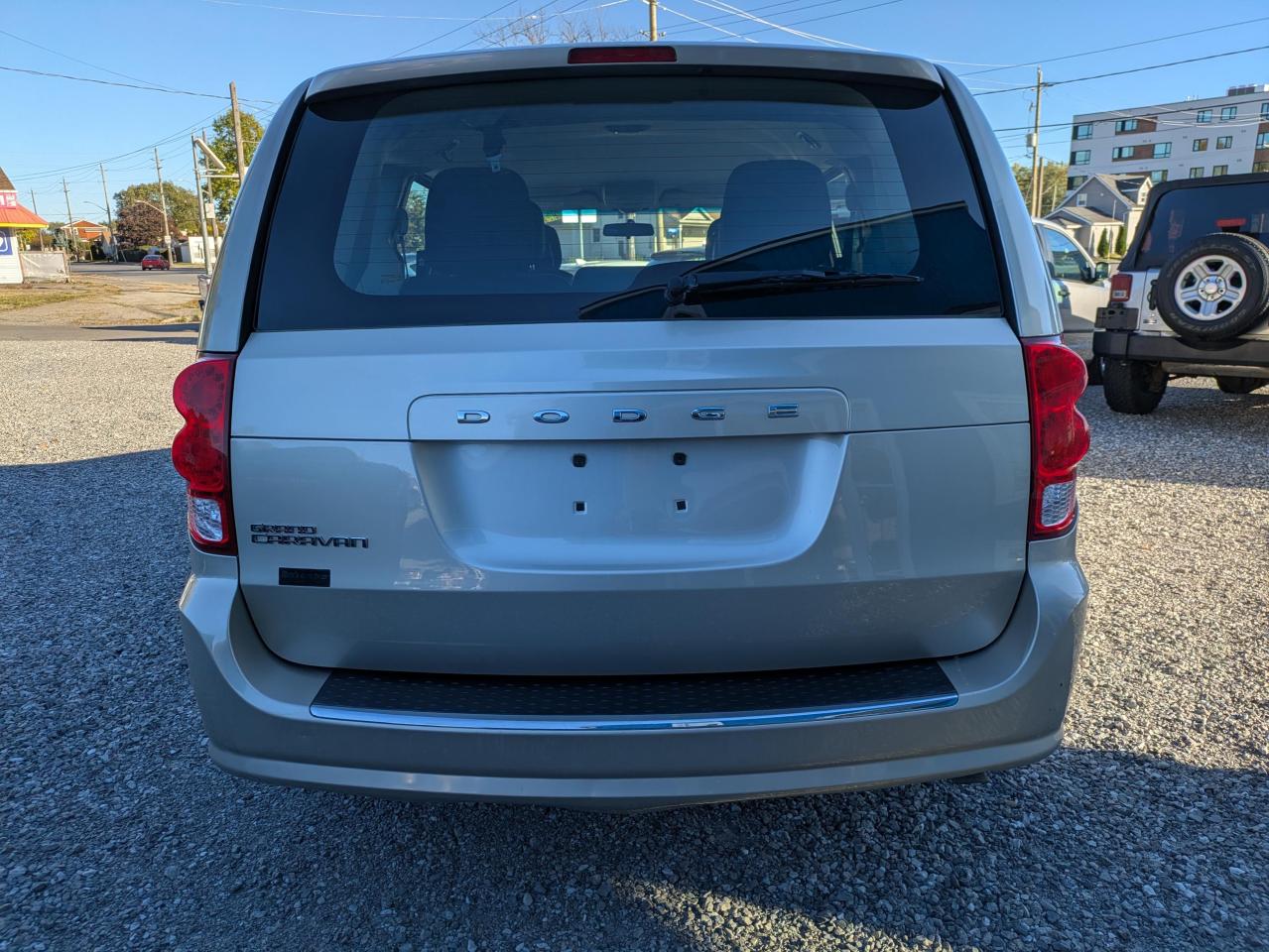 2014 Dodge Grand Caravan SE Photo3