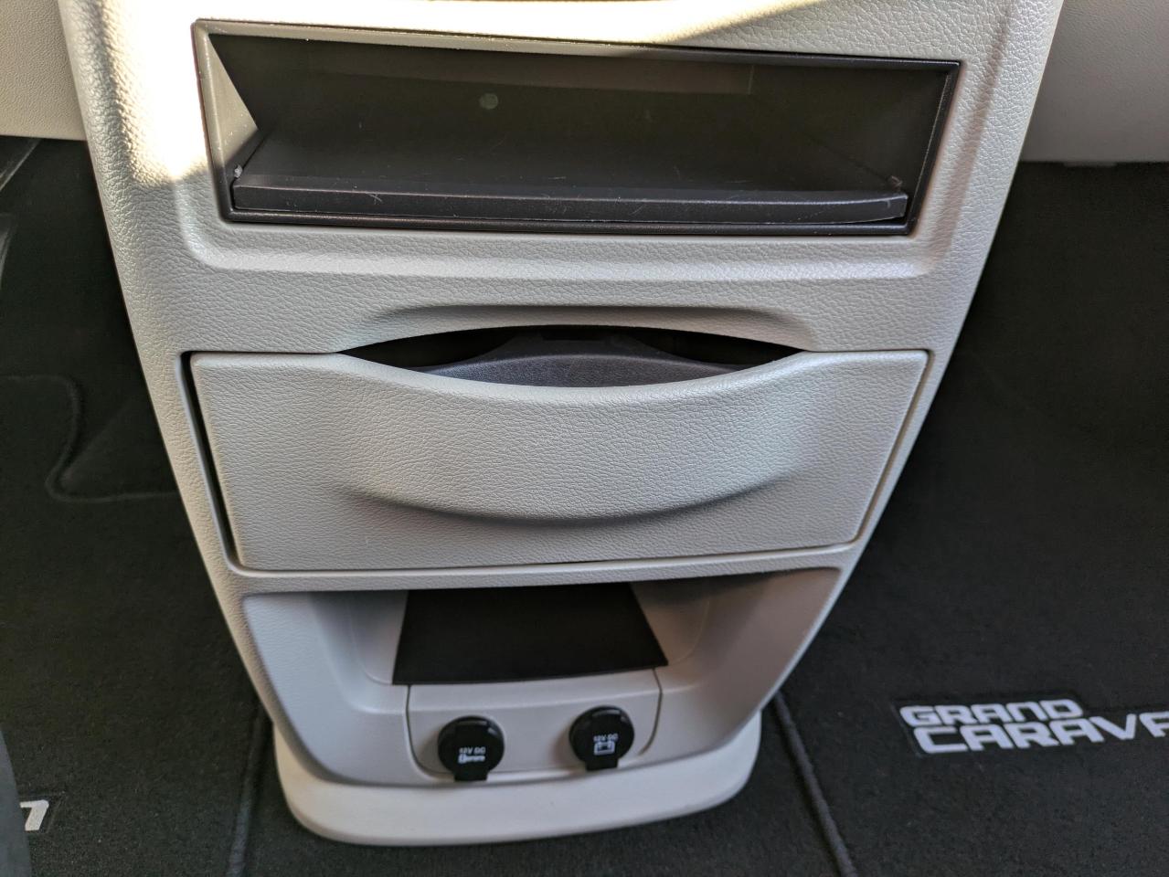 2014 Dodge Grand Caravan SE Photo