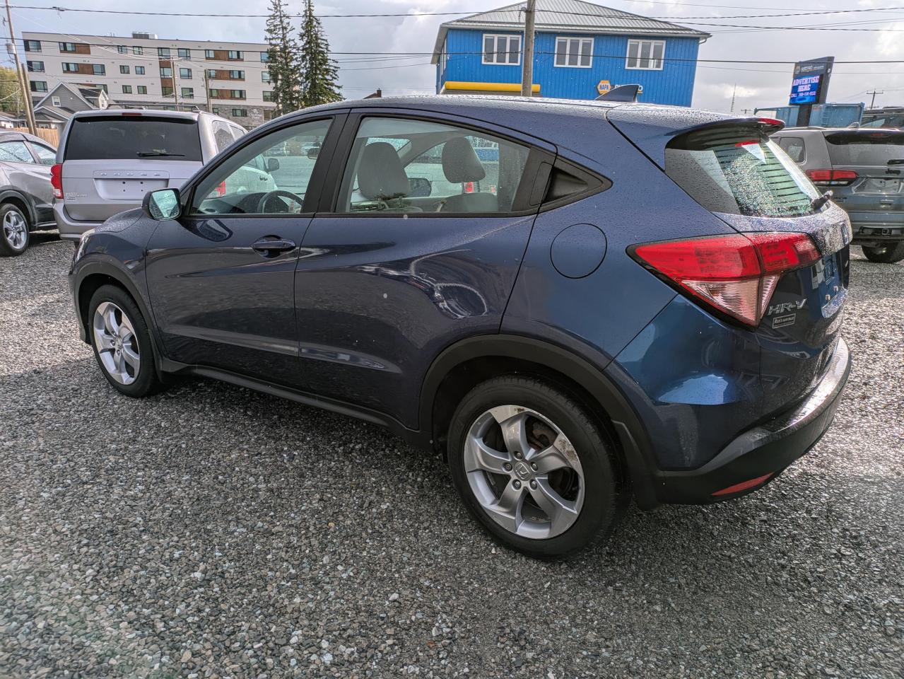 2016 Honda HR-V LX 4WD CVT Photo2