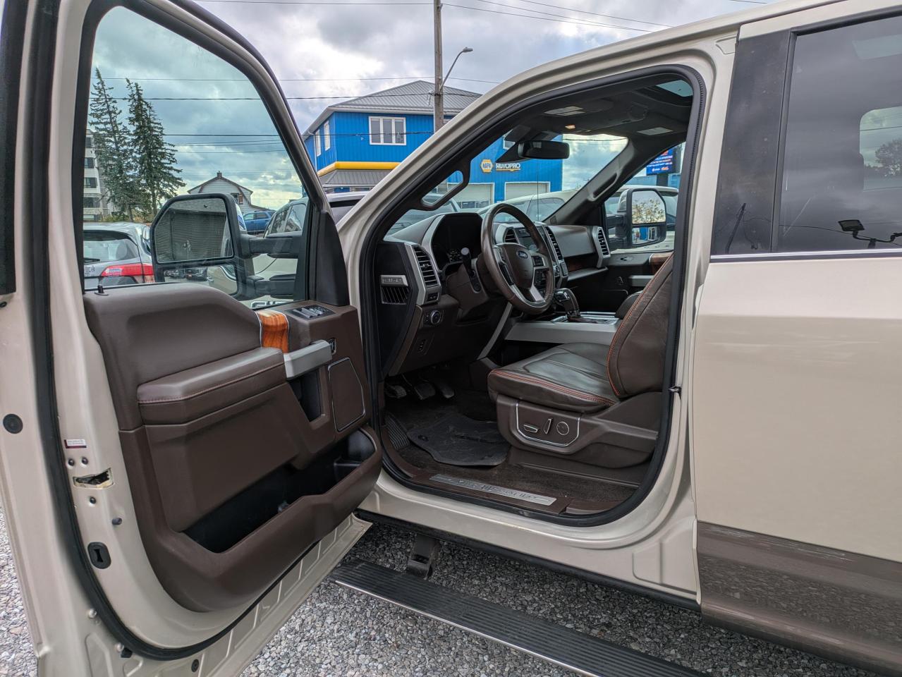 2017 Ford F-150 King Ranch KING-RANCH SUPERCREW Photo