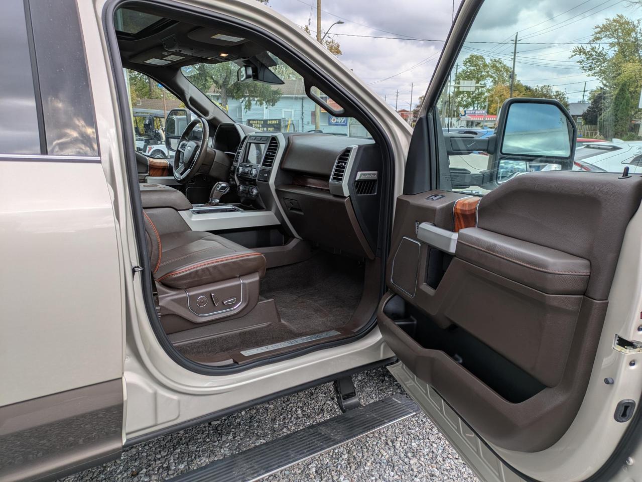 2017 Ford F-150 King Ranch KING-RANCH SUPERCREW Photo