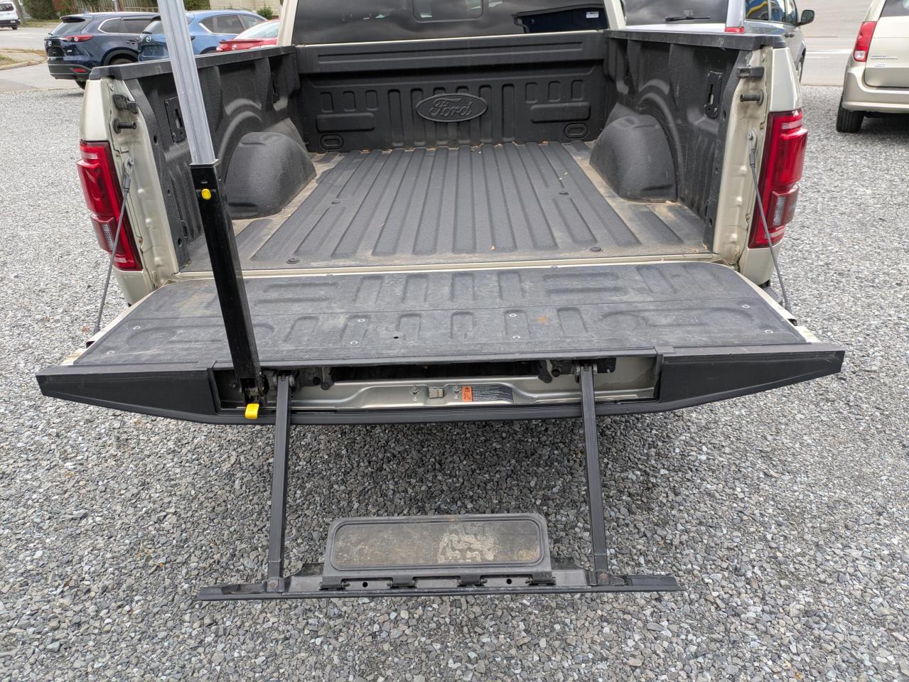 2017 Ford F-150 King Ranch KING-RANCH SUPERCREW Photo