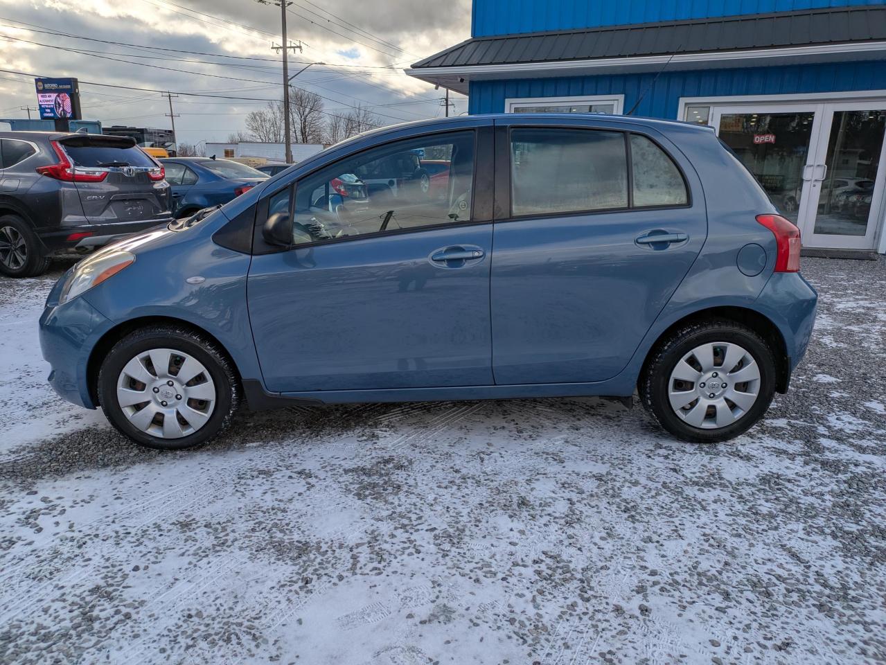 2008 Toyota Yaris Liftback 5-Door AT Photo