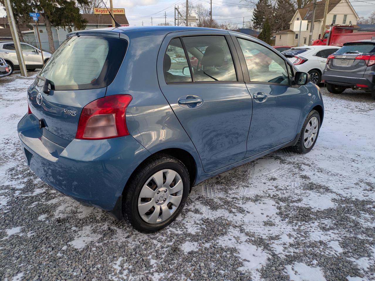 2008 Toyota Yaris Liftback 5-Door AT Photo