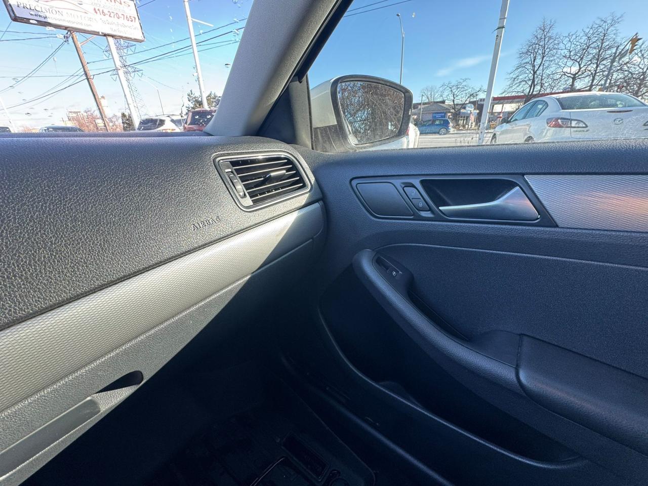 2016 Volkswagen Jetta Trendline Photo