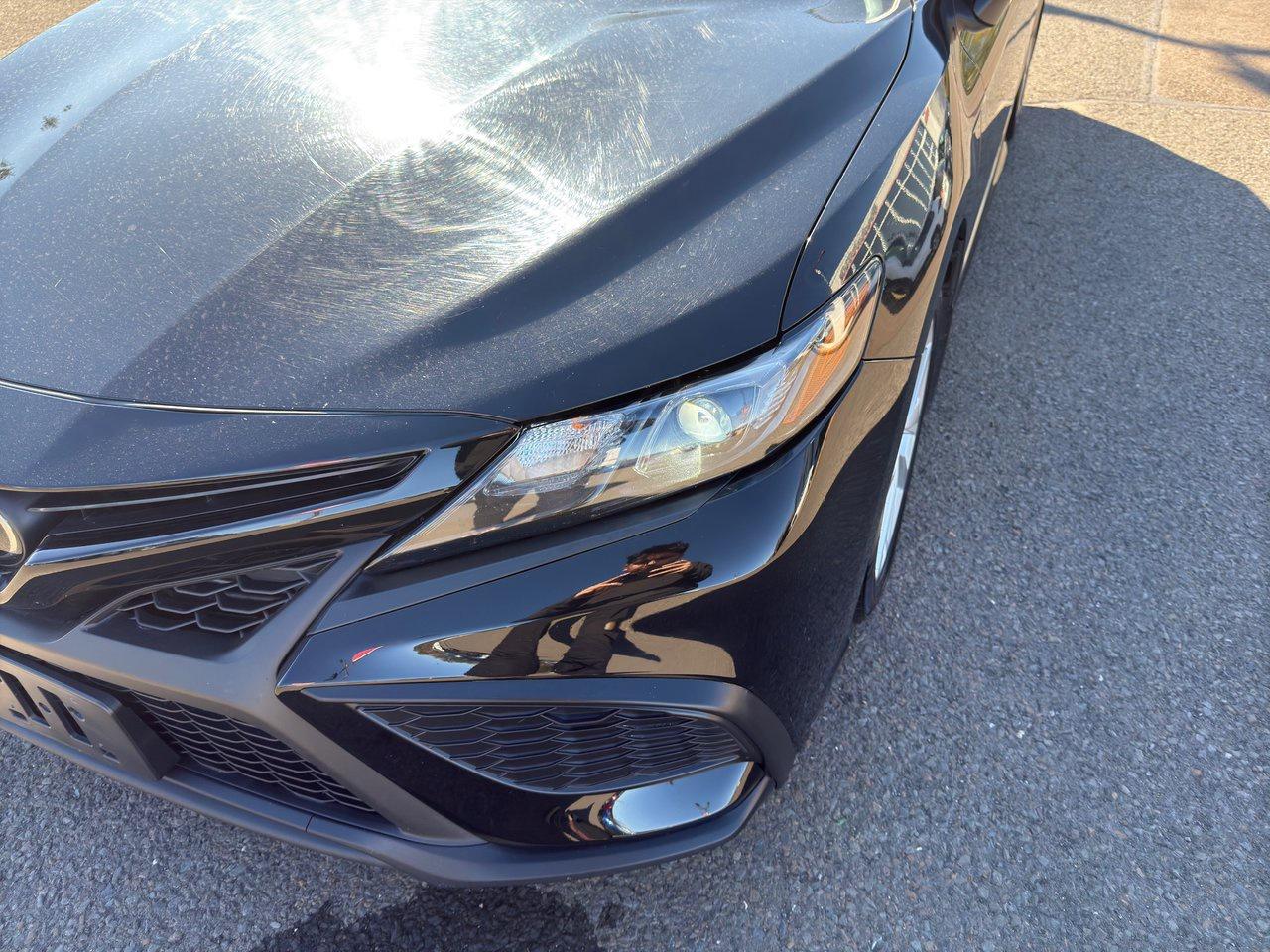 2022 Toyota Camry SE Photo2