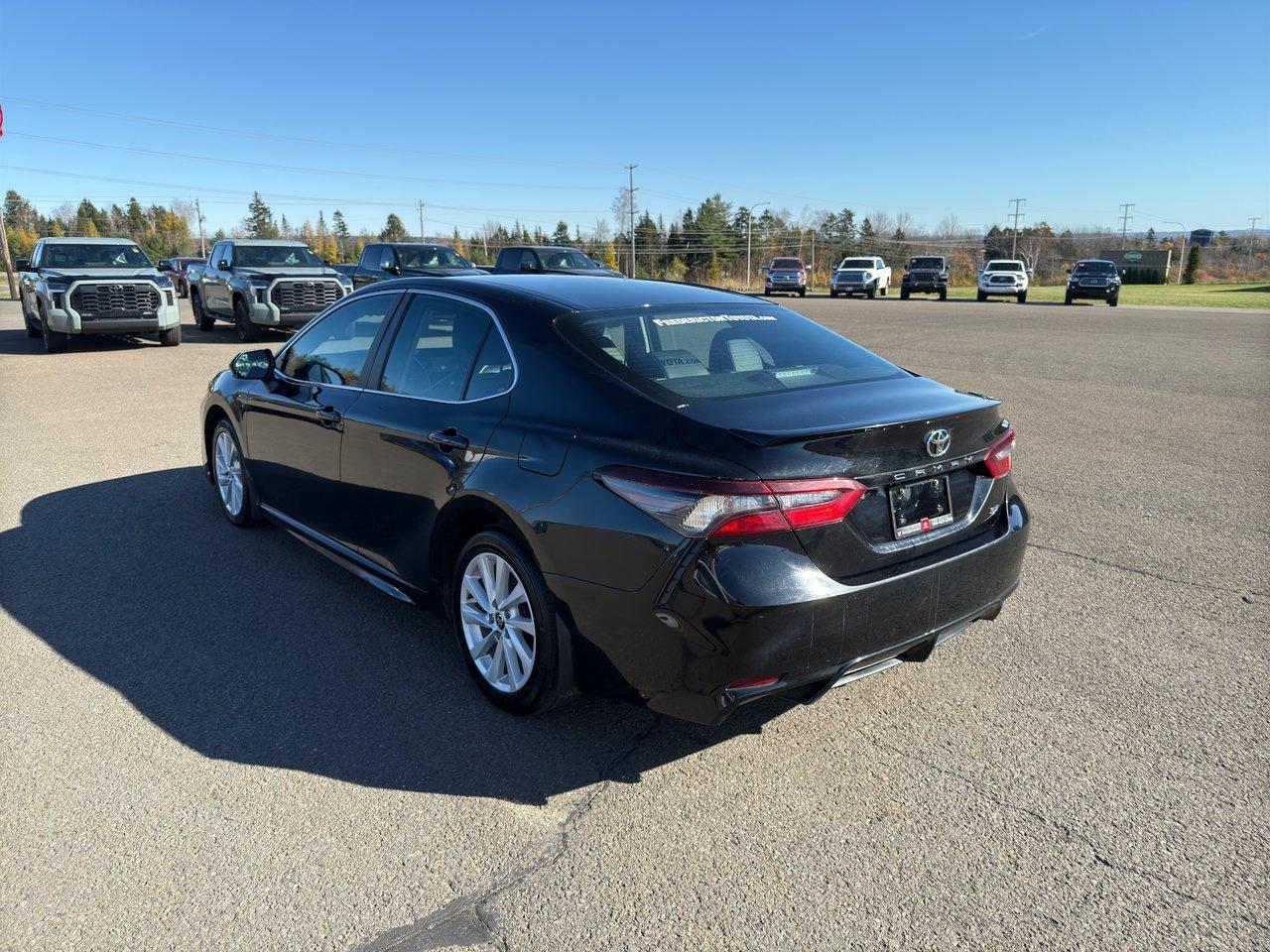 2022 Toyota Camry SE Photo4