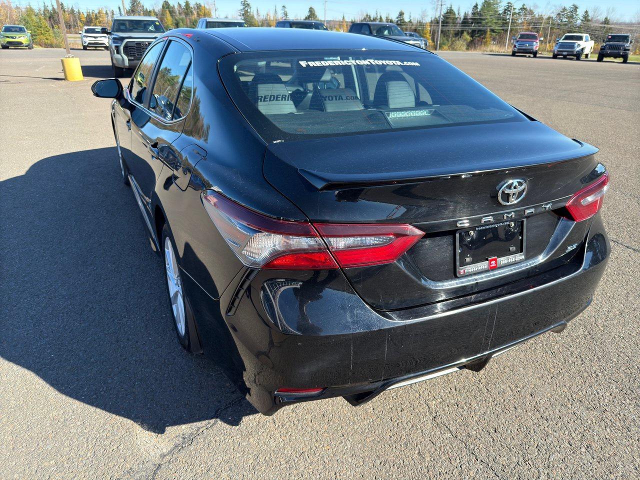 2022 Toyota Camry SE Photo