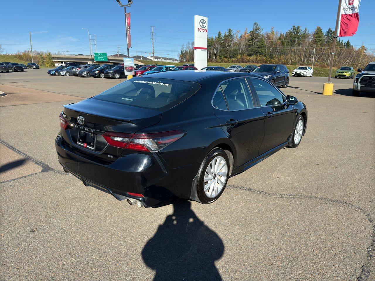 2022 Toyota Camry SE Photo