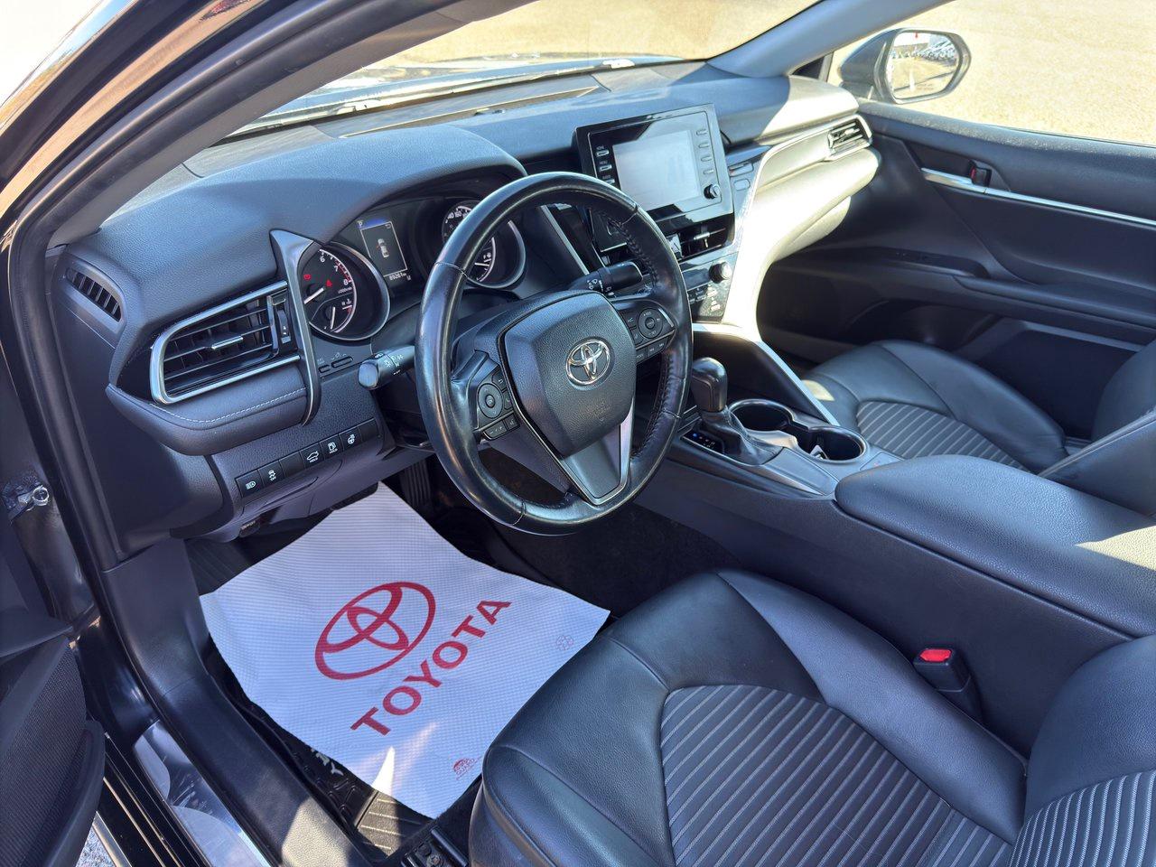 2022 Toyota Camry SE Photo