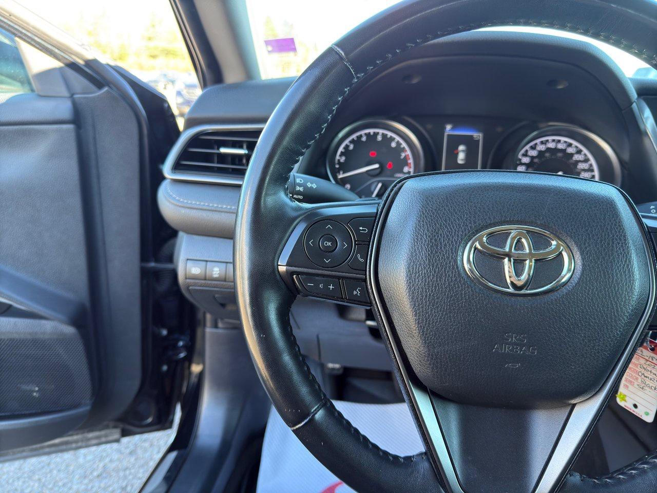 2022 Toyota Camry SE Photo