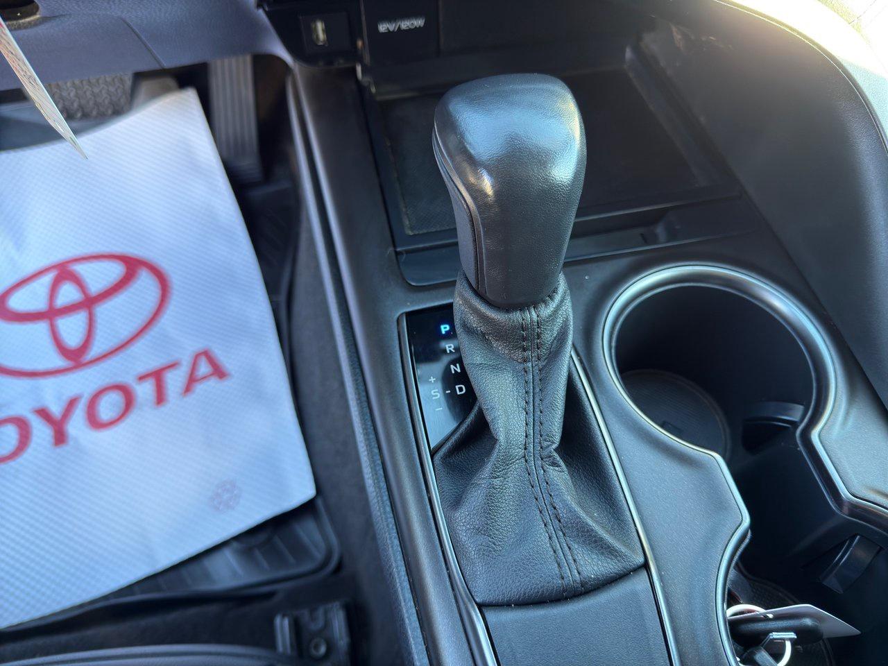 2022 Toyota Camry SE Photo