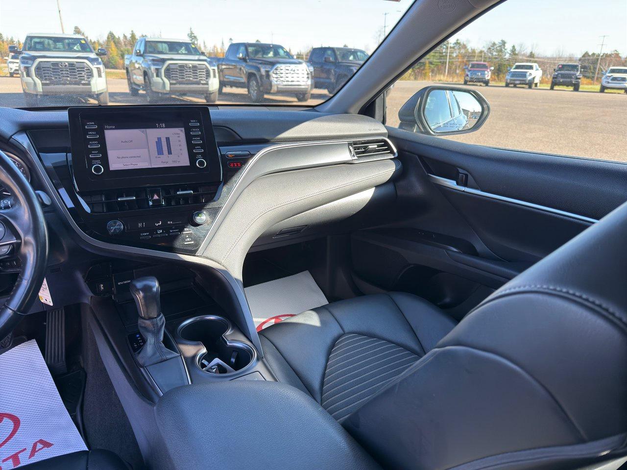 2022 Toyota Camry SE Photo