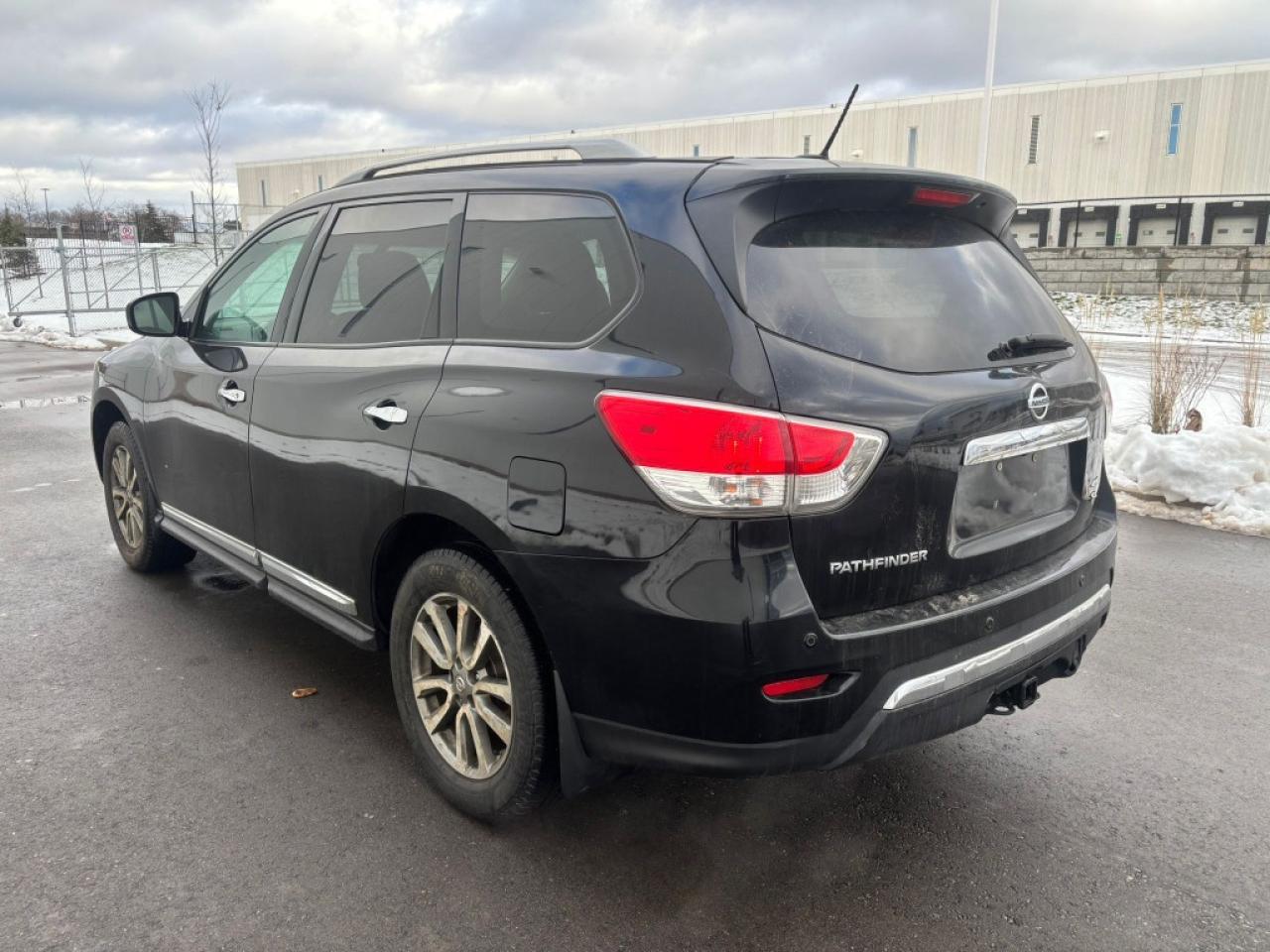 2013 Nissan Pathfinder SL 4dr 4x4 CVT Photo