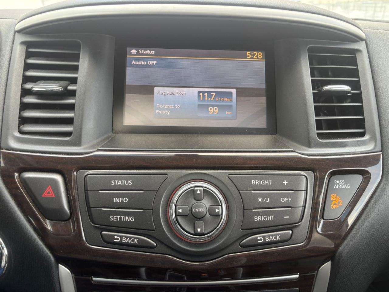 2013 Nissan Pathfinder SL 4dr 4x4 CVT Photo