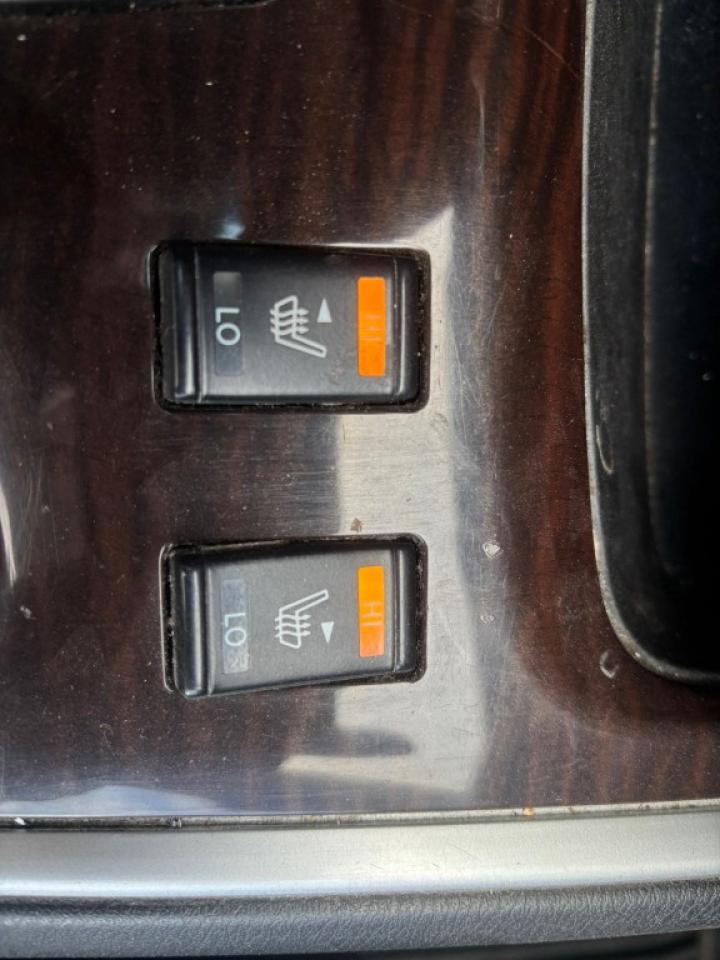 2013 Nissan Pathfinder SL 4dr 4x4 CVT Photo