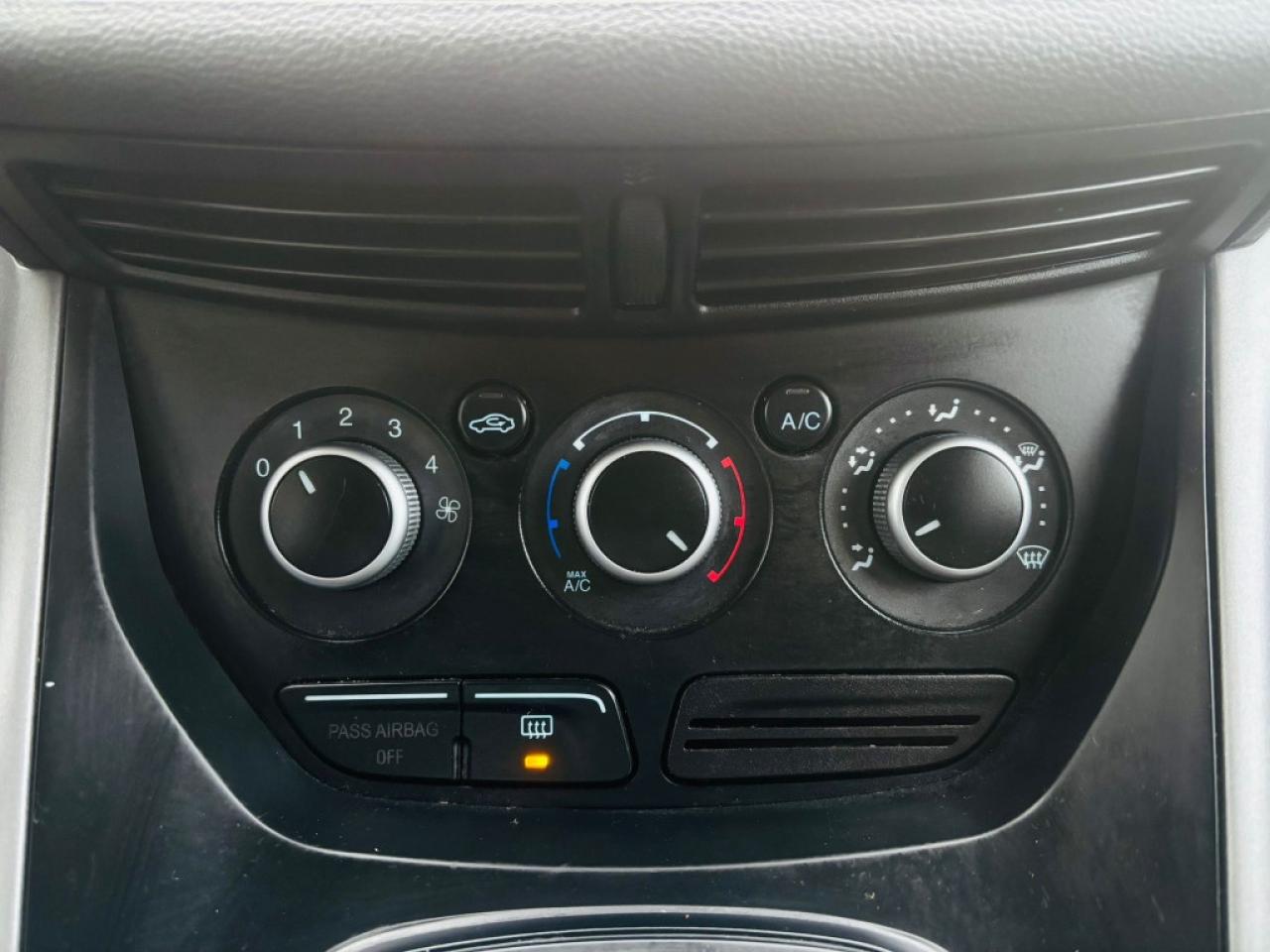 2014 Ford Escape SE 4dr Front-wheel Drive Automatic Photo