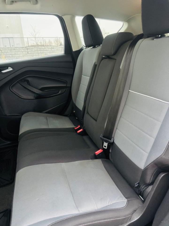 2014 Ford Escape SE 4dr Front-wheel Drive Automatic Photo