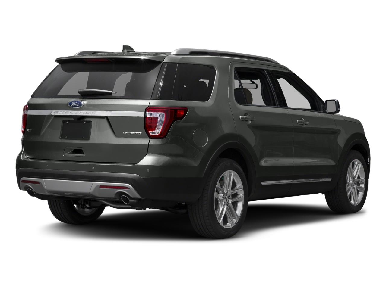 2016 Ford Explorer XLT Photo1