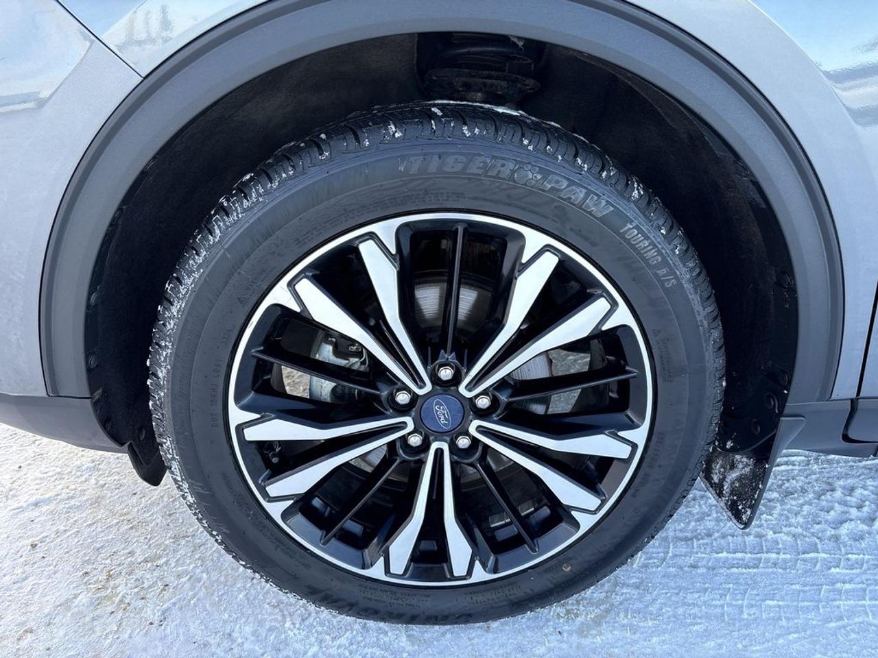 2022 Ford Escape SE Photo2