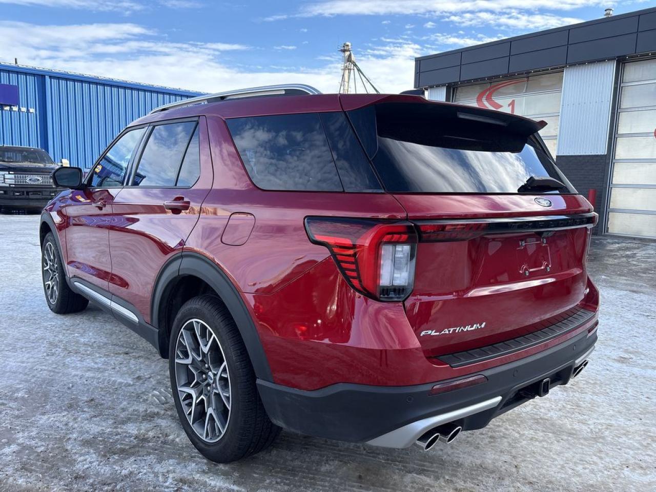 2025 Ford Explorer Platinum Photo4